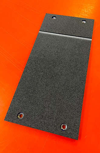 Garnissage à plat pour convoyage industriel Feutre technique appliqué sur une table de convoyage
